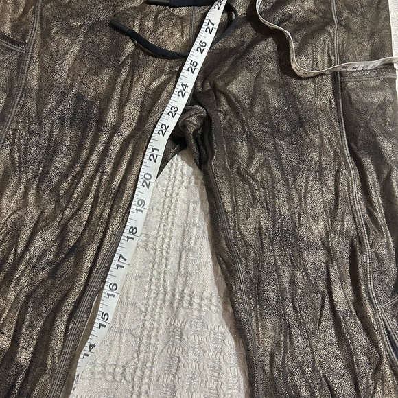 Luxe pocket drawstring leggings from Zyia 8-10 - Picture 2 of 5